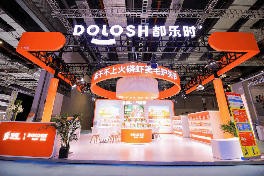 Euromonitor Authorized Certification: Dolosh Makes a Surprise Appearance at TOPS Pet Fair with China's First Krill & Venison Baked Cat Food.